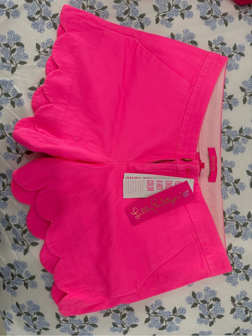 Lilly Pulitzer Neon Pink Scallop Hem Skort